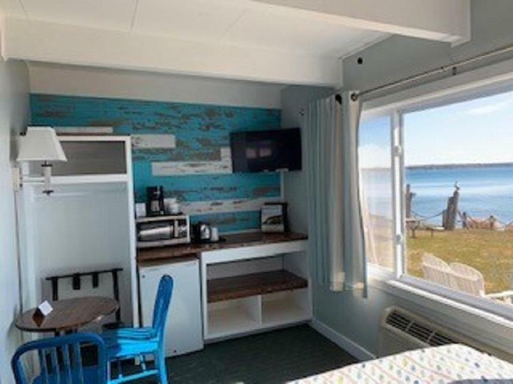 Beachfront Inn Baileys Harbor Exterior photo