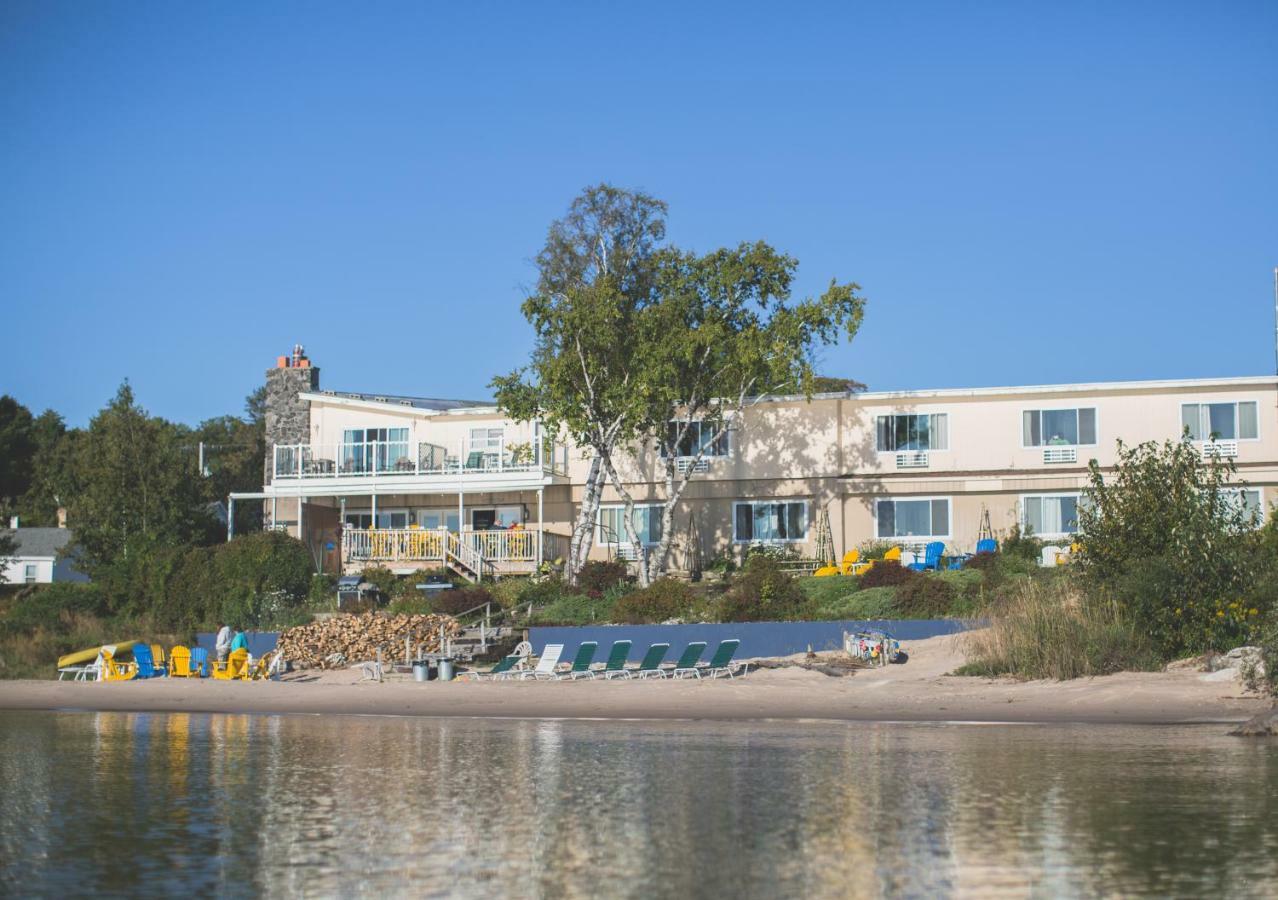 Beachfront Inn Baileys Harbor Exterior photo