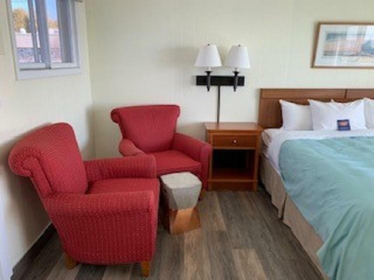Beachfront Inn Baileys Harbor Exterior photo