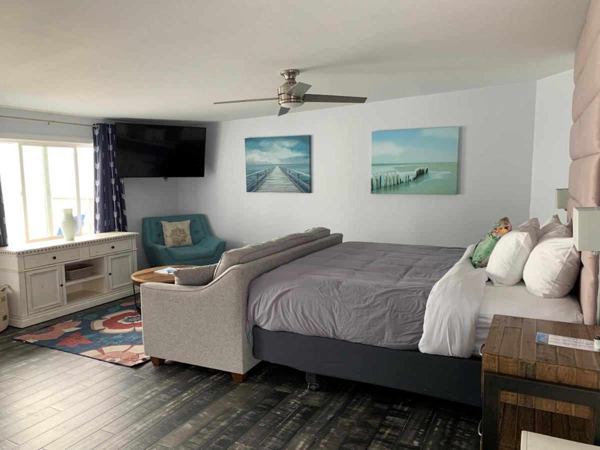 Beachfront Inn Baileys Harbor Exterior photo