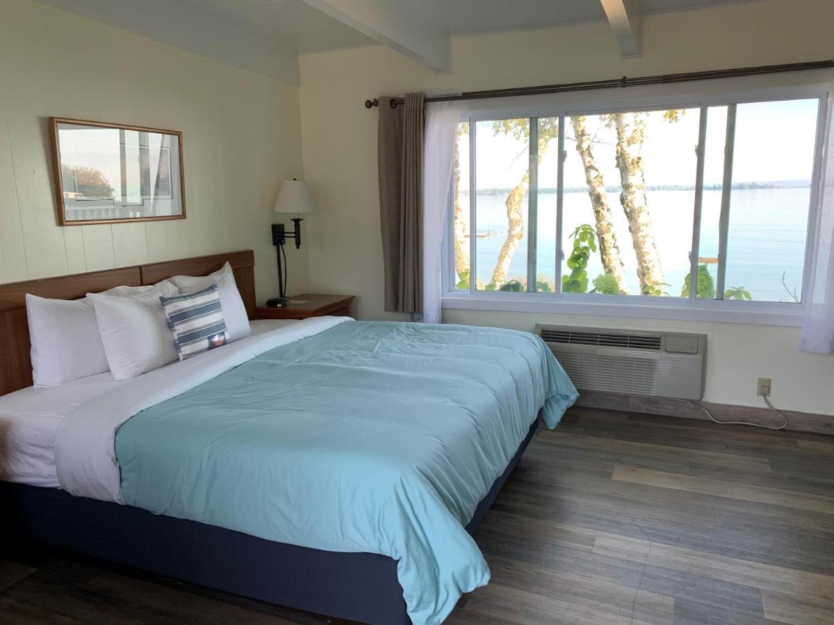 Beachfront Inn Baileys Harbor Exterior photo
